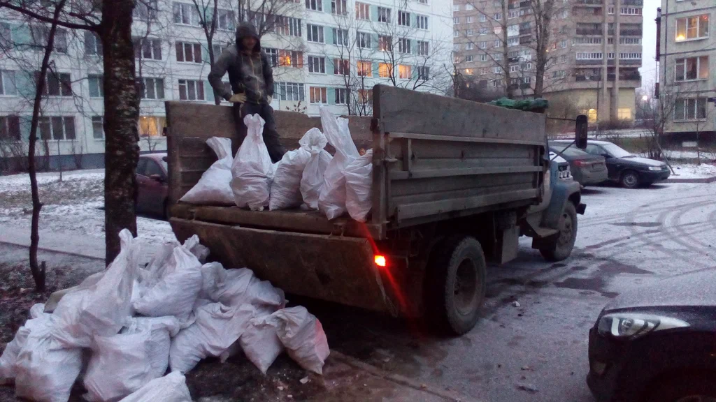 Вывоз мусора в мешках в Тейково в октябре